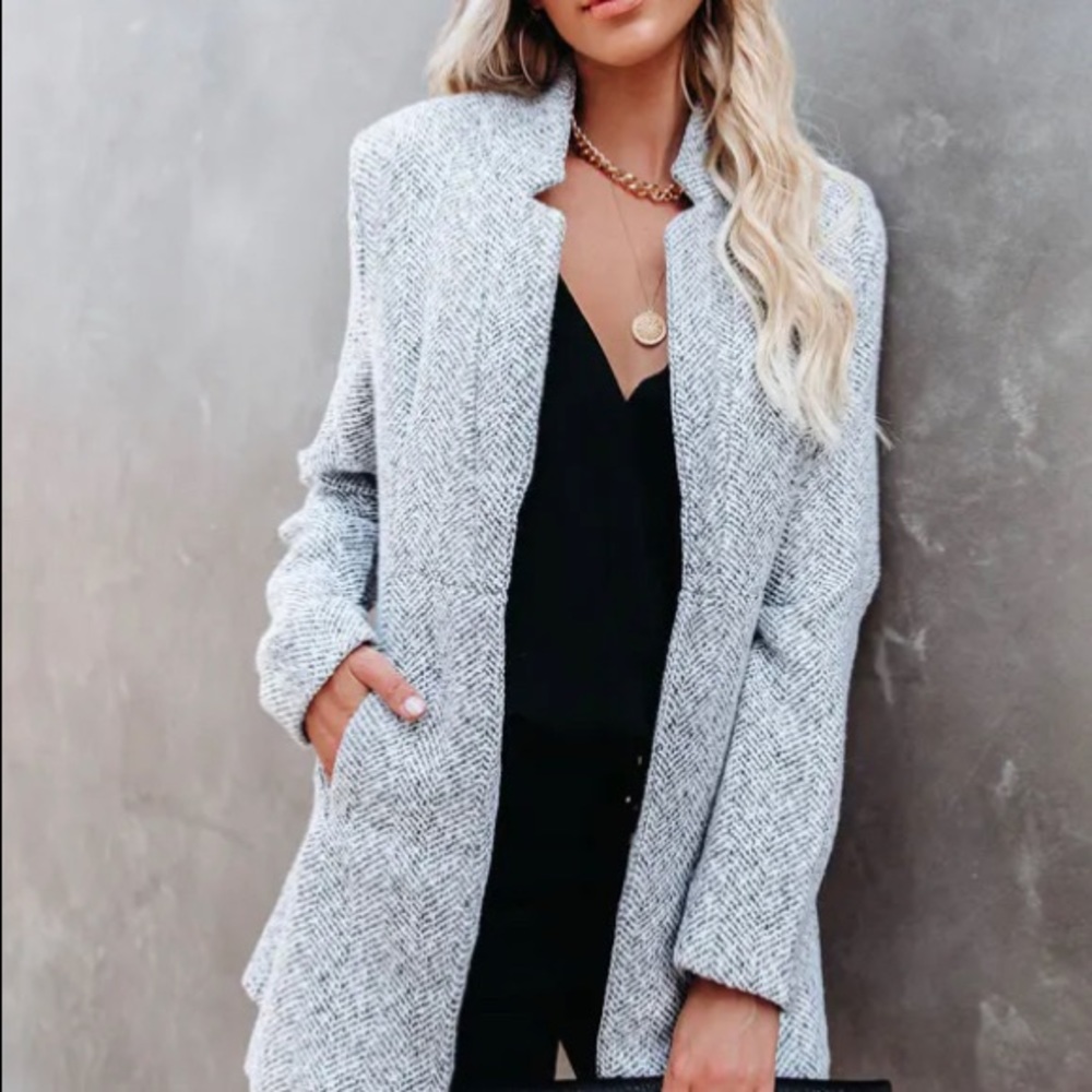 NWOT VICI TAYSHIA POCKETED COAT - HEATHER GREY